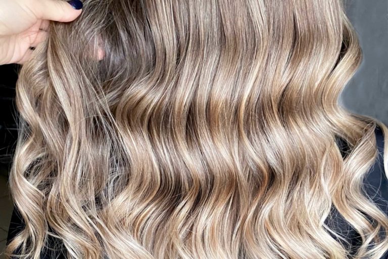 Does getting a balayage damage your hair,What happens when you get balayage,What to know before you get a balayage.