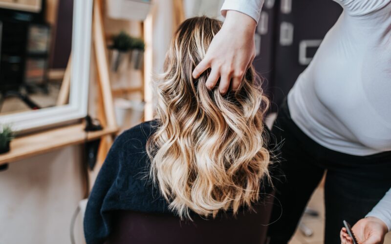 Balayage vs Traditional Highlights Understanding the Difference